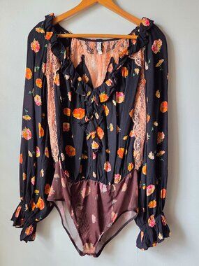 EUC FREE PEOPLE FLORAL V NECK RUFFLED LACED LONGSLEEVES BODYSUIT SIZE M